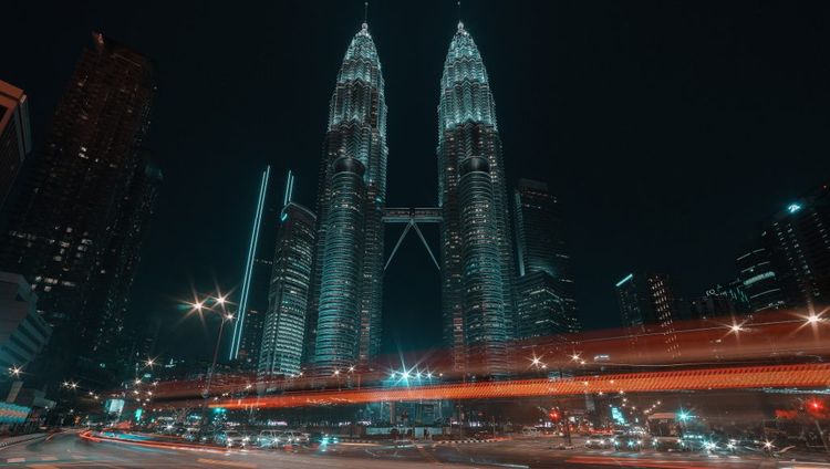 Petronas Twin Towers - A Timelapse